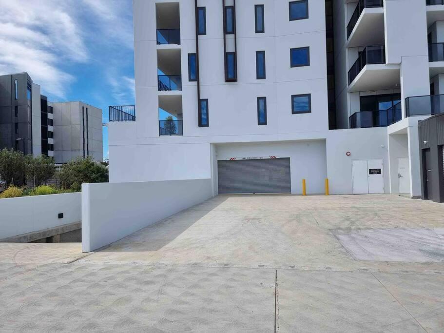 Gungahlin Center-1 Bedroom New Stylish Unit Harrison Exterior photo