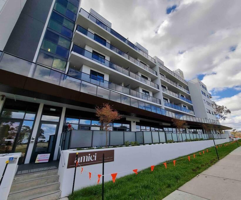 Gungahlin Center-1 Bedroom New Stylish Unit Harrison Exterior photo