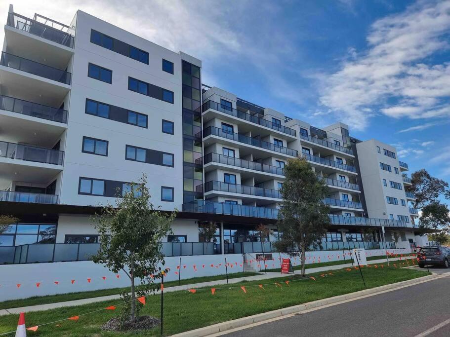 Gungahlin Center-1 Bedroom New Stylish Unit Harrison Exterior photo